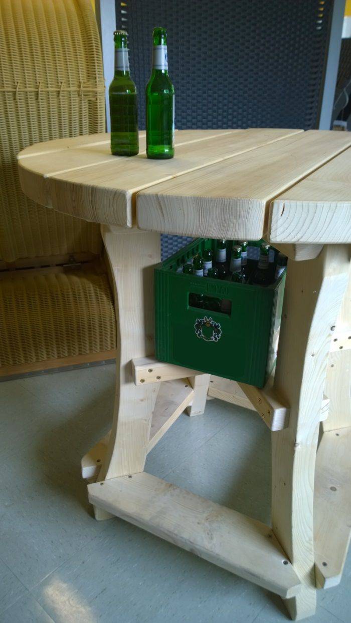 Partytisch mit Bierkasten-Fach 