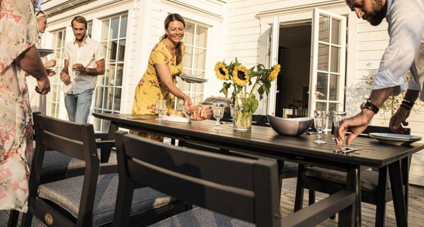 Typisch skandinavische Gartenmöbel aus Holz