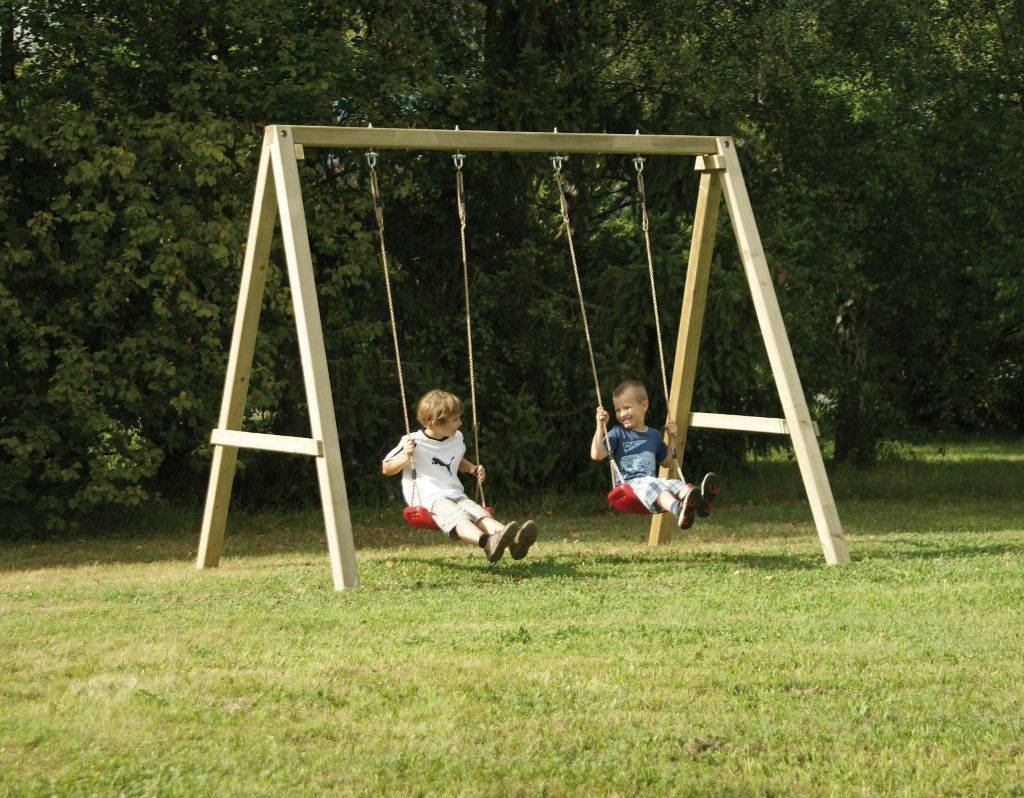 Doppelschaukel aus Holz