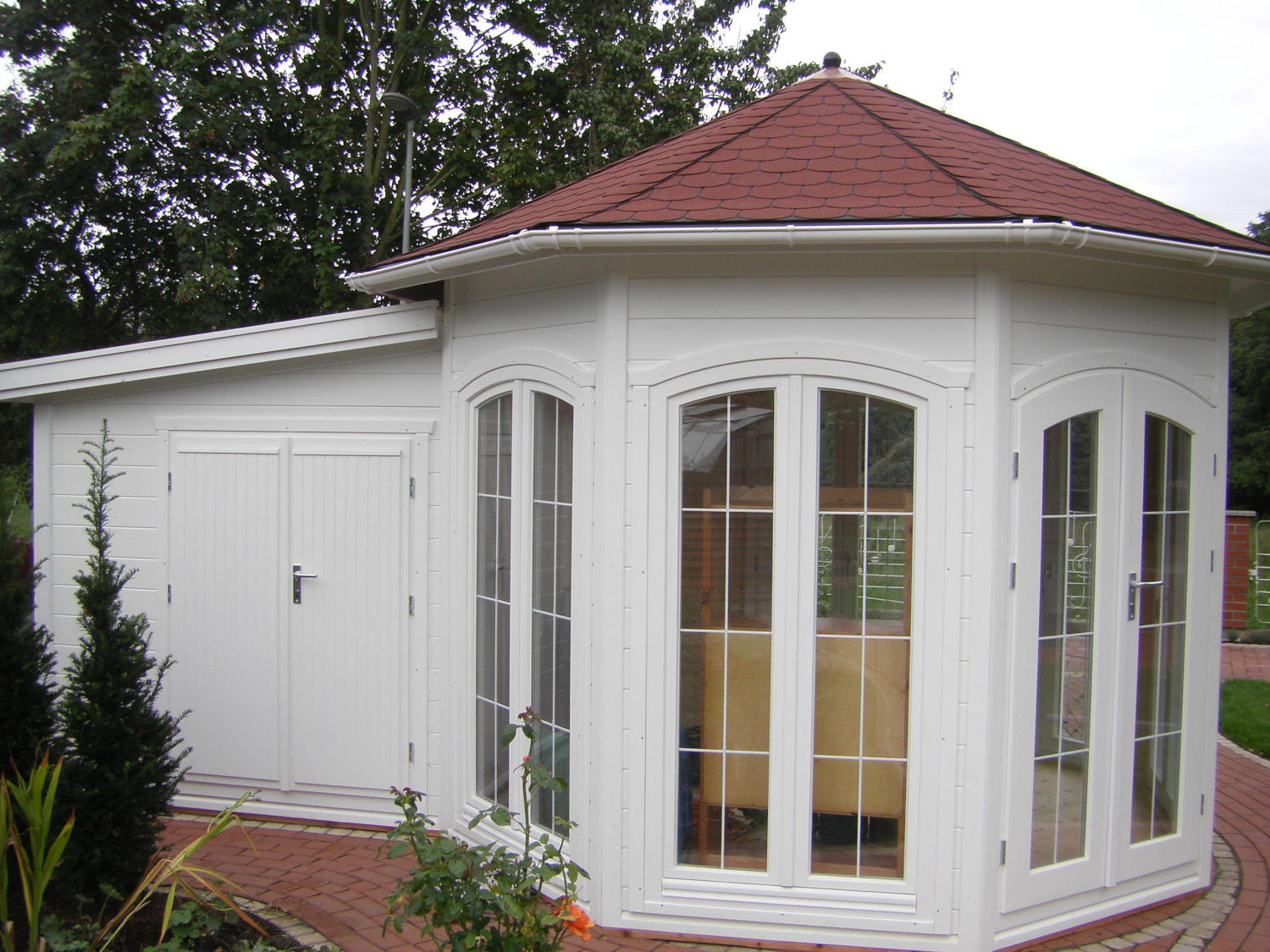 8-Eck-Pavillon mit Anbau