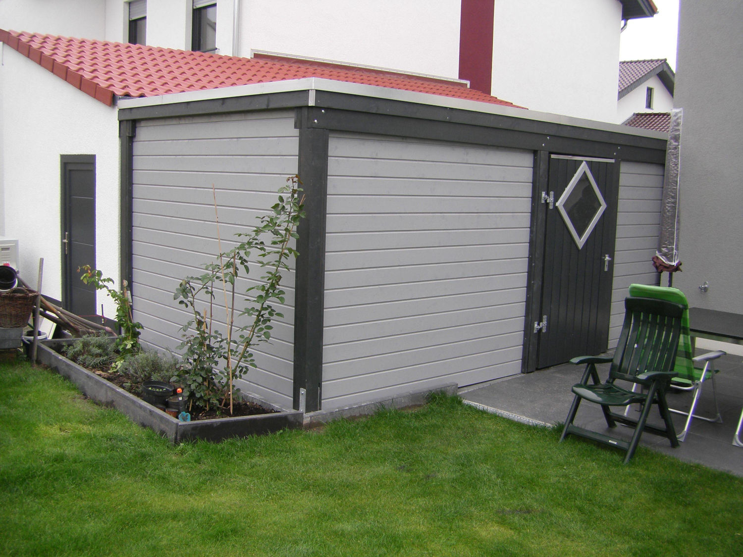 Individuell gefertigter Flachdach-Abstellraum