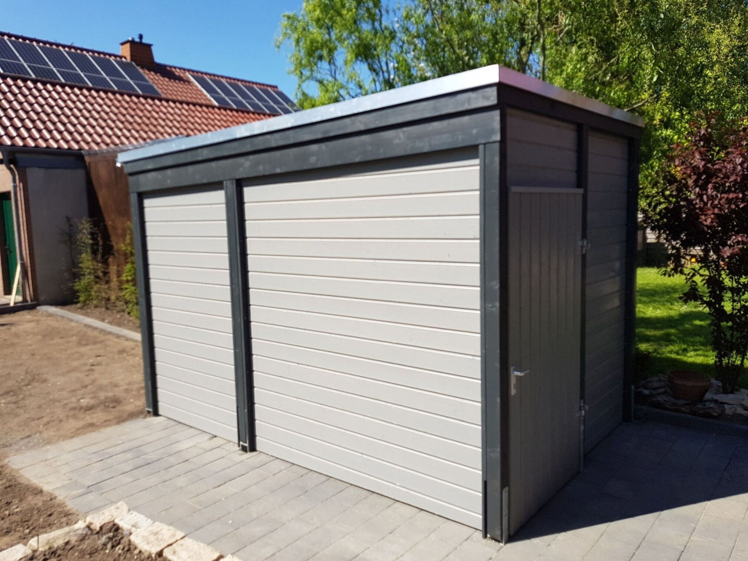 Abstellraum einfach, verschiedene Grautöne