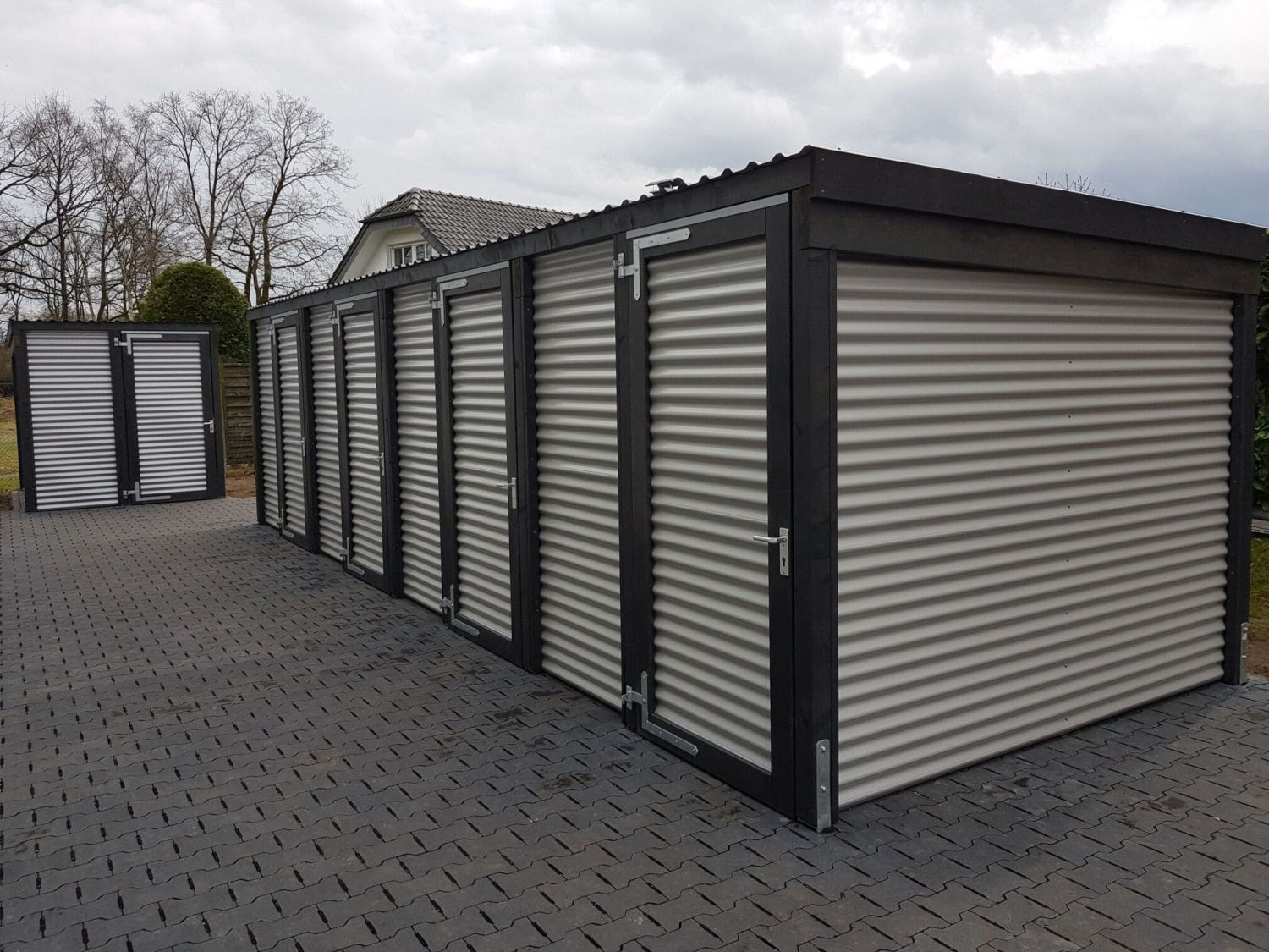 Abstellräume mit Stahlwänden