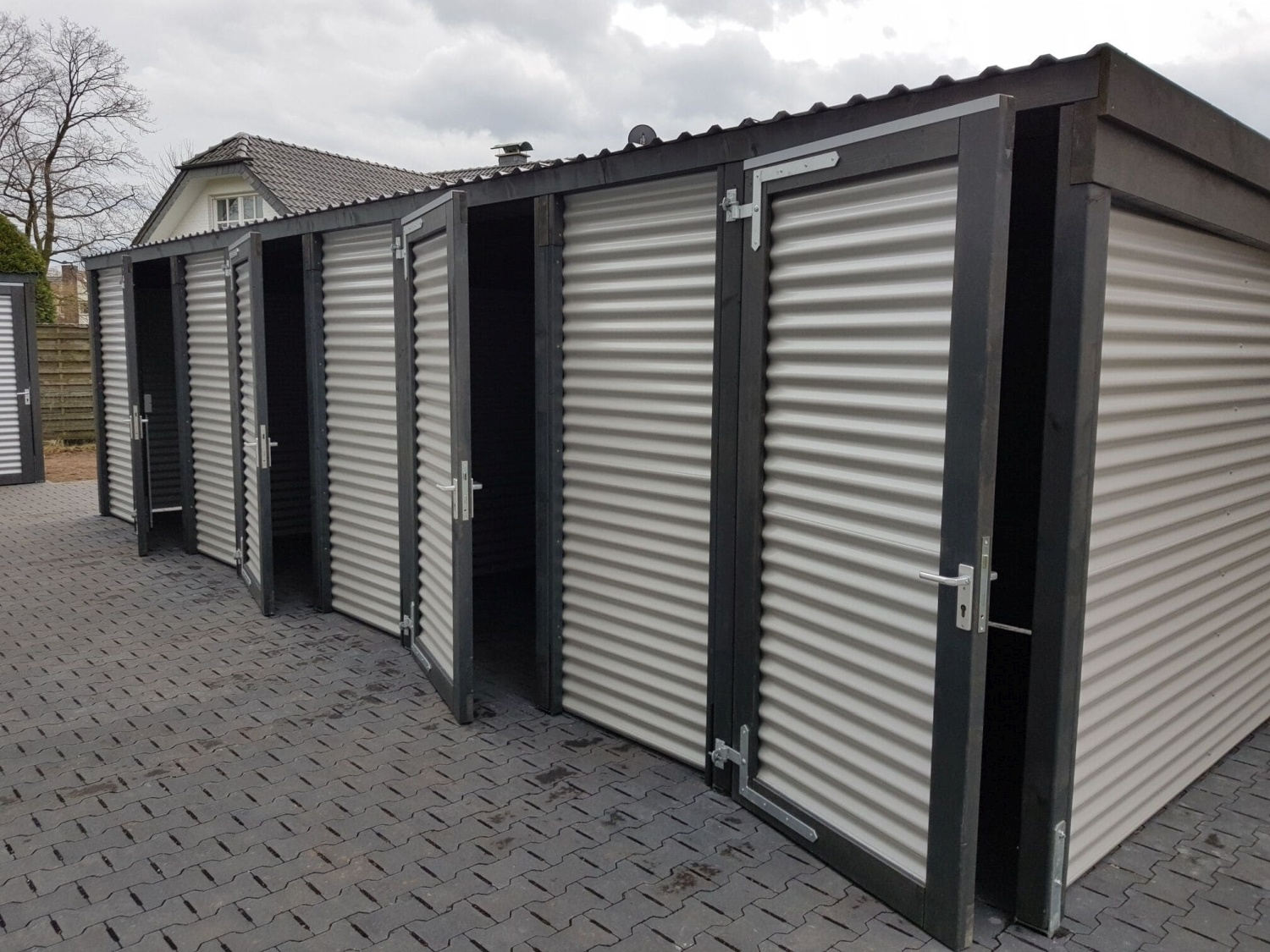 Abstellräume mit Stahlwänden