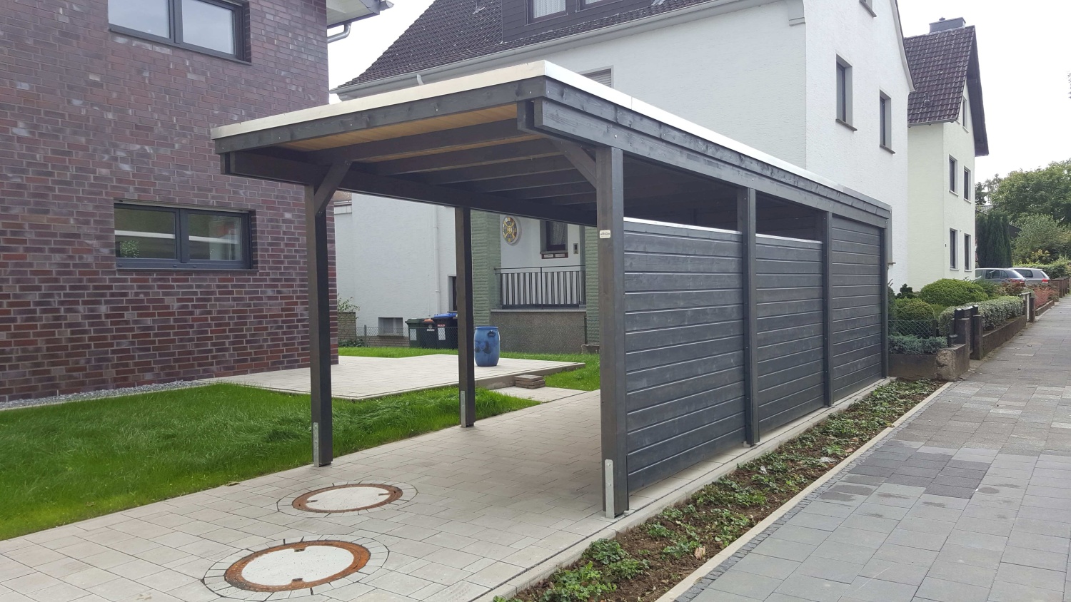 Carport mit Seitenverkleidung