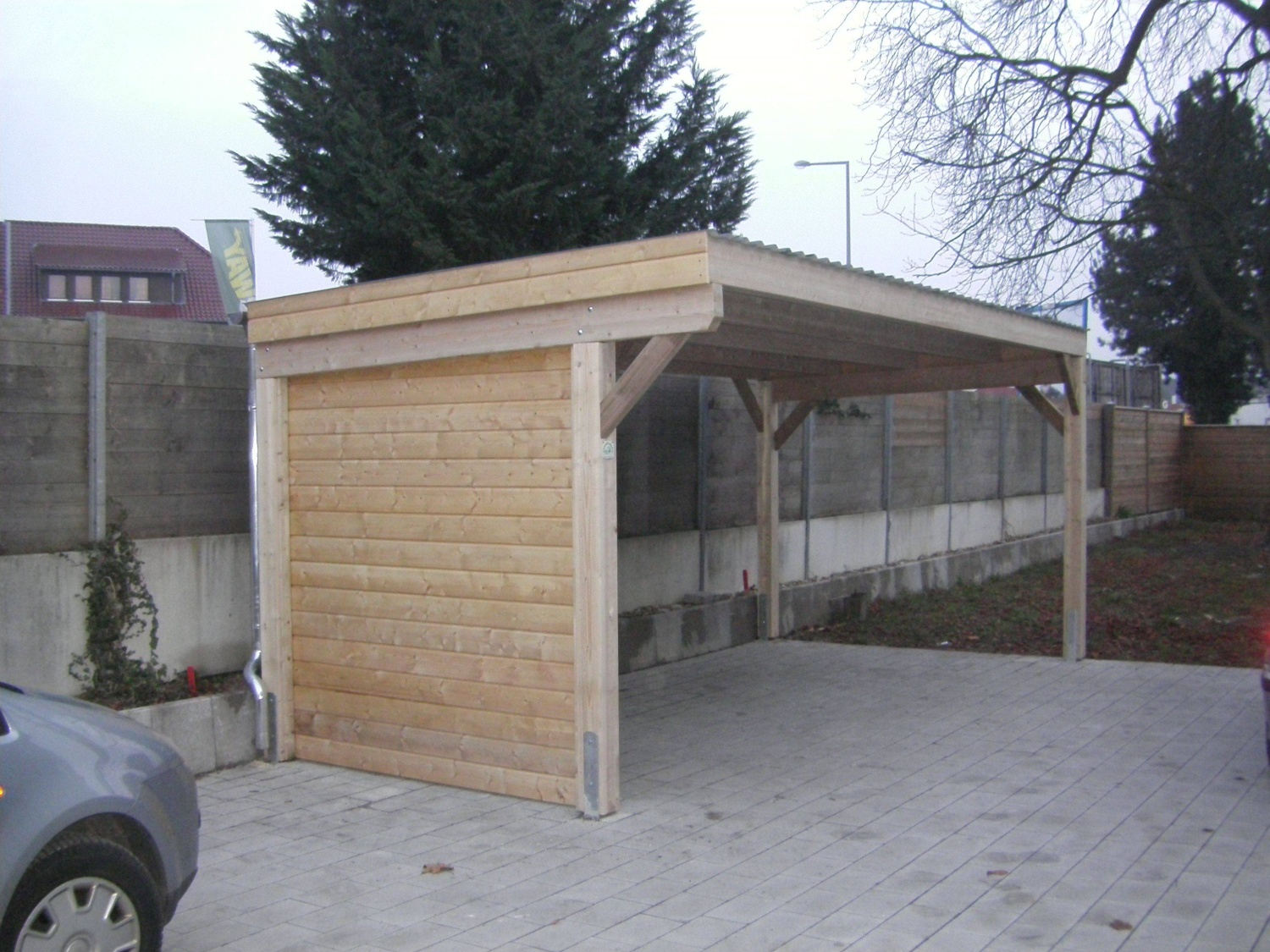 Schlichter Bikeport aus Holz