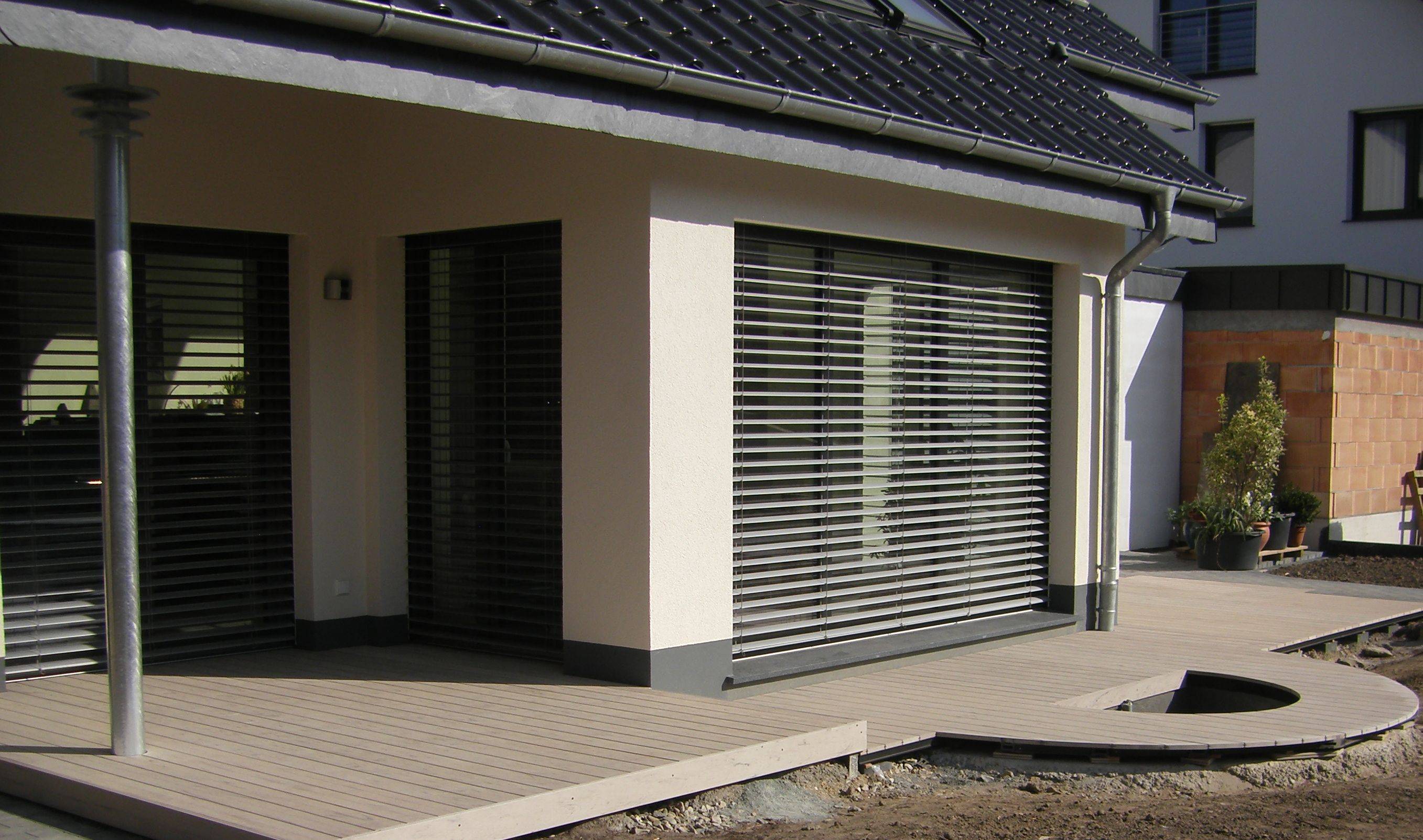 WPC-Terrassenanlage mit mehreren Ebenen