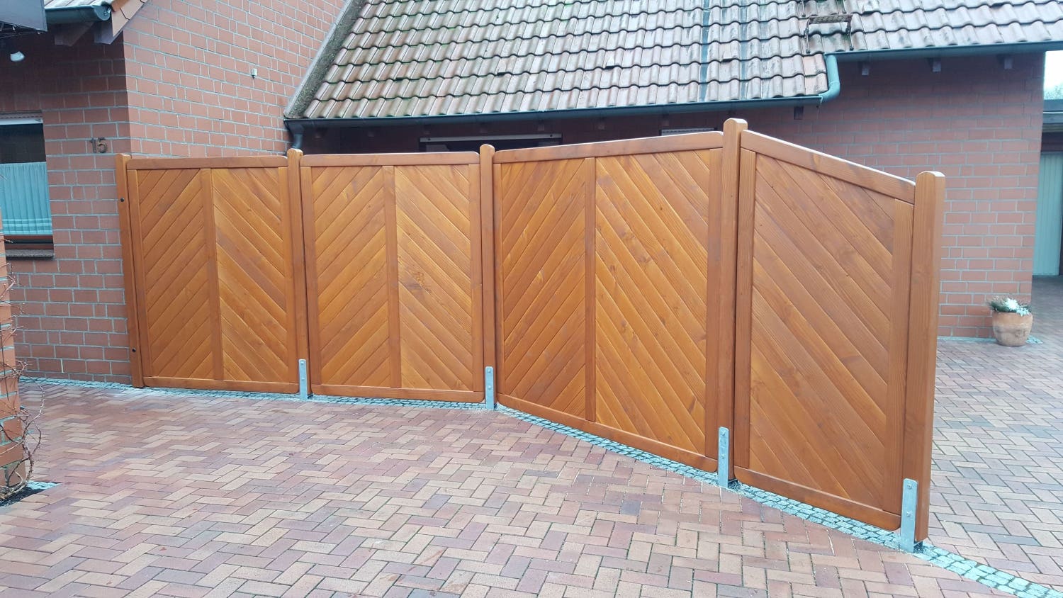 Lasierter Zaun aus Douglasie