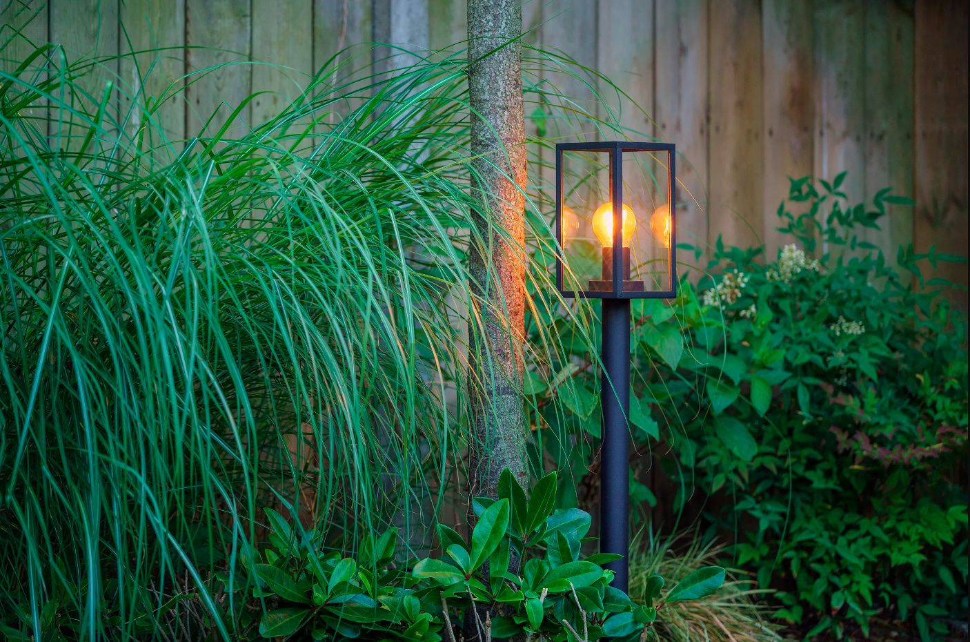 Gartenbeleuchtung Sockelleuchte Limosa, schwarze Gartenleuchte