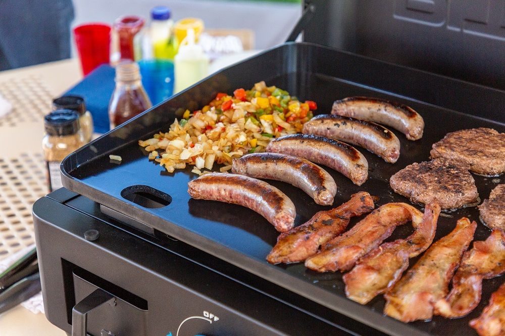 Pit Boss Gasgrill Ultimate 3 mit Plancha