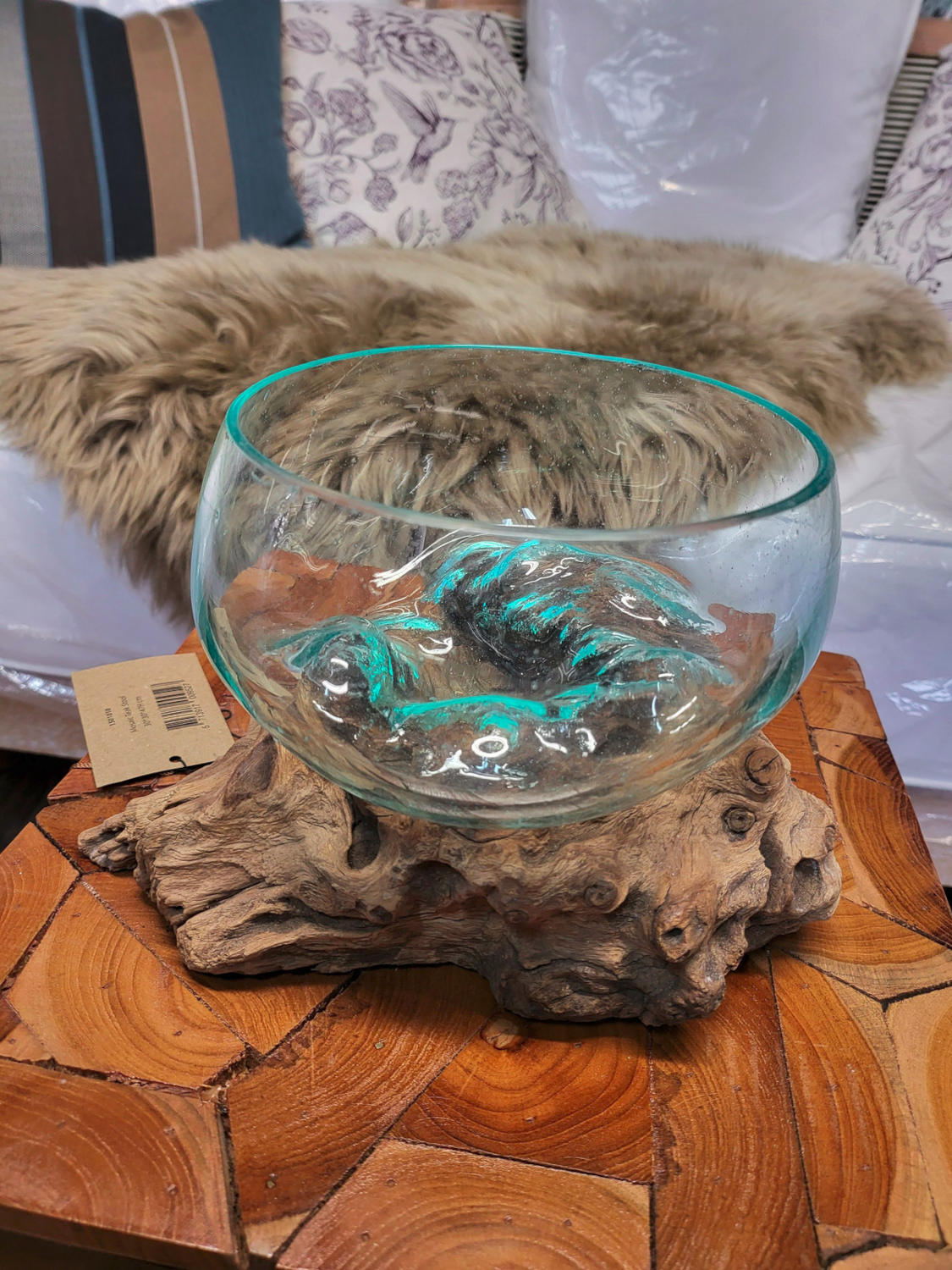 Waterdrop Glasschale auf Teakholz