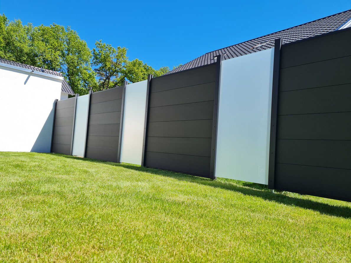 TraumGarten Zaunanlage WPC und Glas