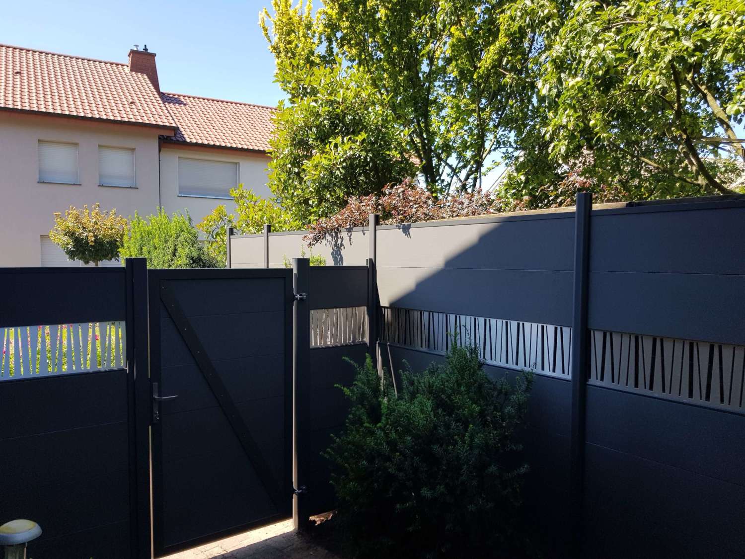 Zaun WPC und Edelstahl mit Tor