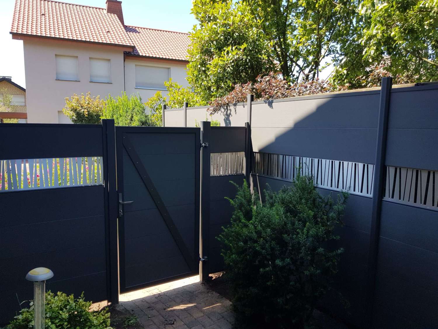 Zaun WPC und Edelstahl mit Tor