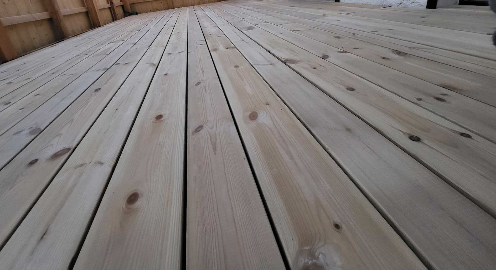 Terrassenboden hell Holz