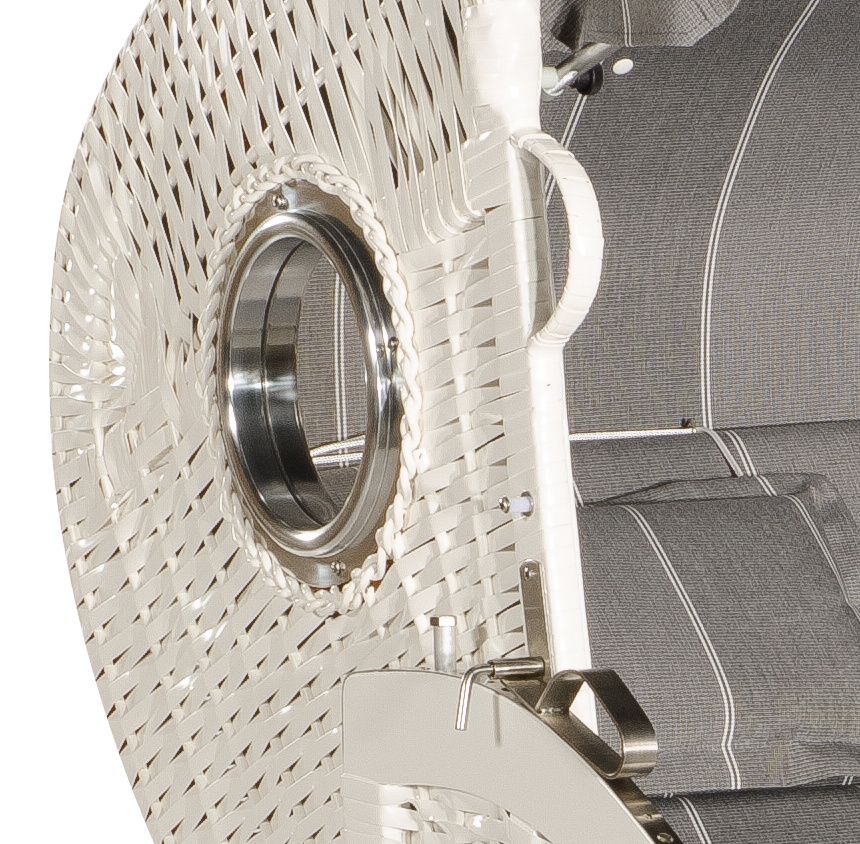 Strandkorb mit Bullaugen am Oberkorb