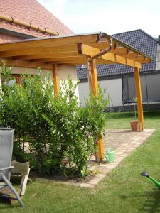 Terrassenüberdachung mit Kupferdachrinne