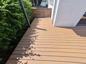 Terrassenboden hell Holz