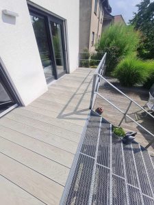 Terrassenboden grau