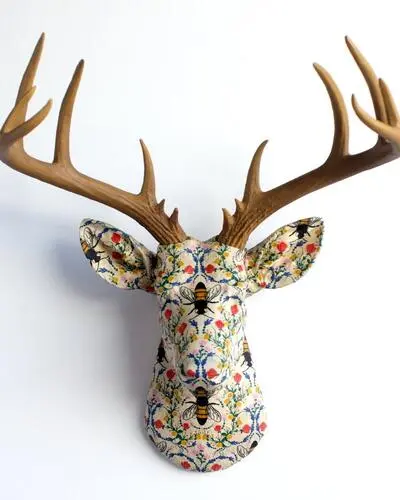 Hirschkopf mit Bienenmuster Wanddekoration, Tierkopf-Deko